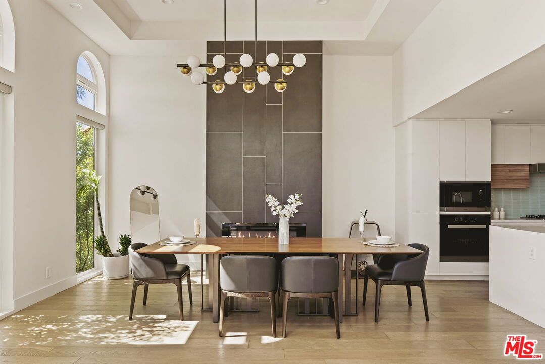 Dining room, Interior, Kitchen, Pendant Lights, Recessed Lighting, Wood Texture Flooring