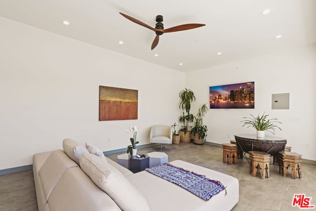 Dining room, Interior, Living room, Recessed Lighting
