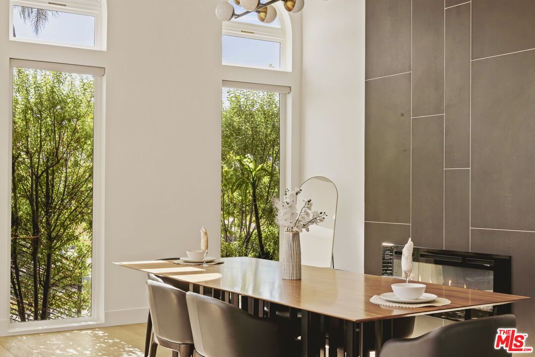 Dining room, Interior