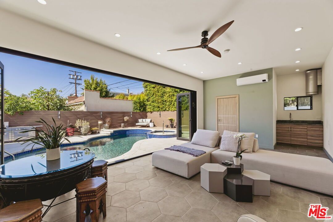 Interior, Living room, Pool, Recessed Lighting