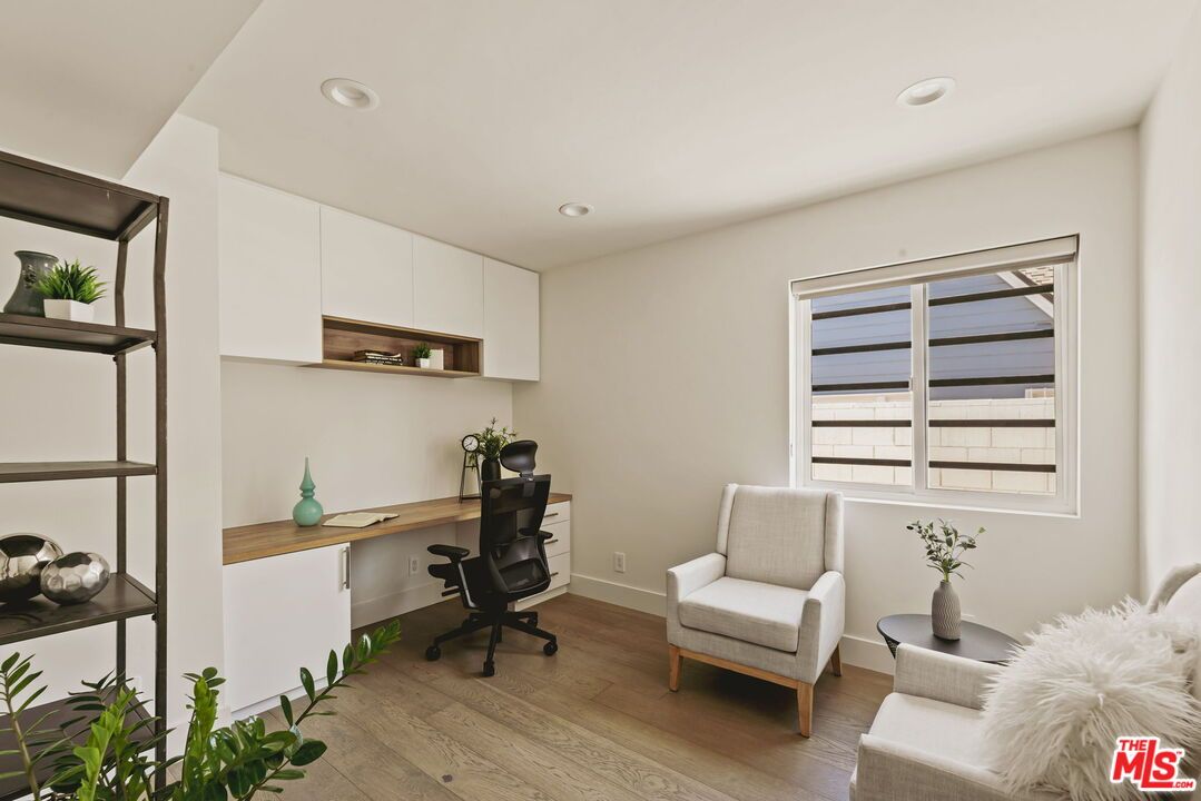 Home Office, Interior, Recessed Lighting, Wood Texture Flooring