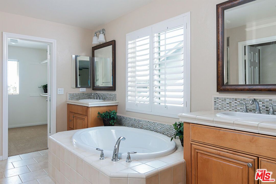 Bathroom, Interior, Tile Countertops