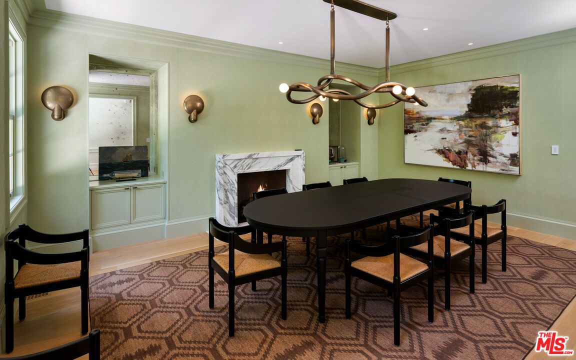 Dining room, Fireplace, Interior, Pendant Lights, Recessed Lighting, Wood Texture Flooring