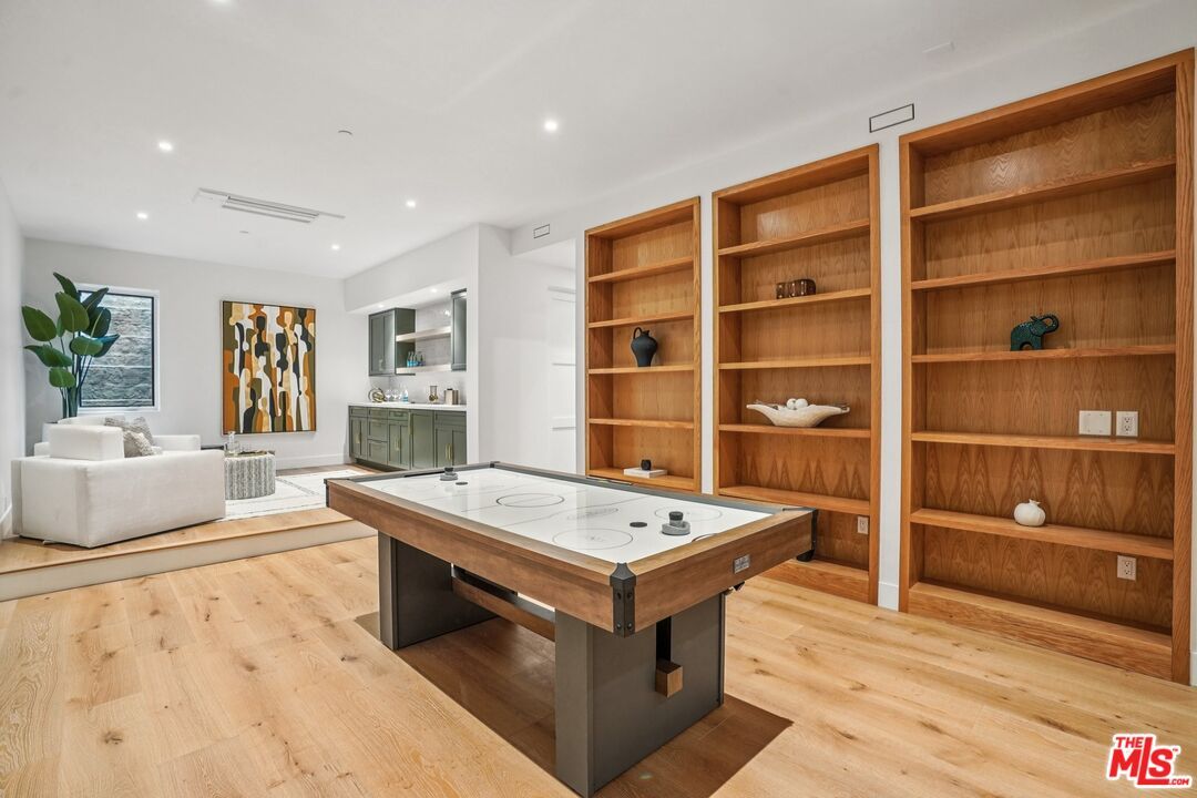 Game Room, Interior, Living room, Recessed Lighting, Wood Texture Flooring