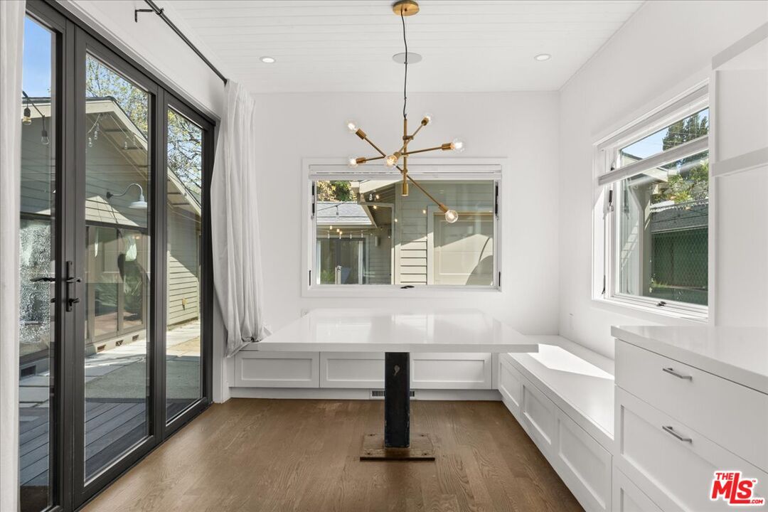 Interior, Pendant Lights, Recessed Lighting, Wood Texture Flooring