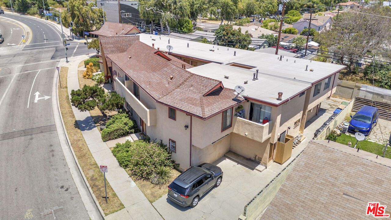 Exterior, Drone