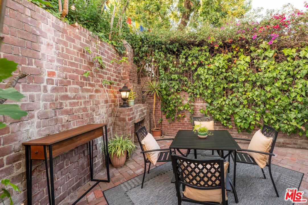 Exterior, Fireplace