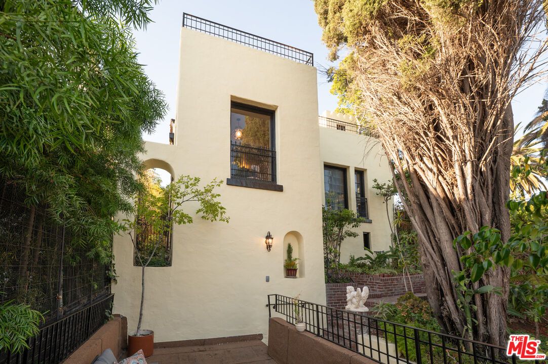 Backyard, Exterior, Facade, Spanish Mediterranean