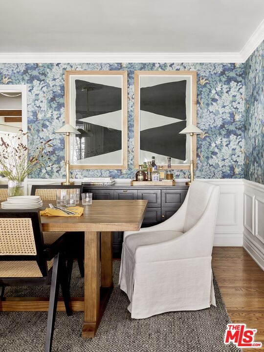 Dining room, Interior, Wood Texture Flooring