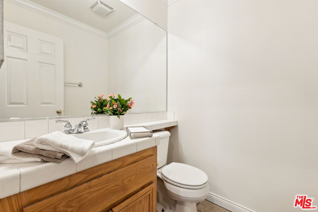 Bathroom, Interior, Tile Countertops