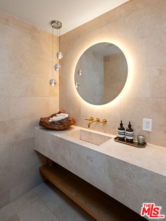 Bathroom, Interior, Pendant Lights
