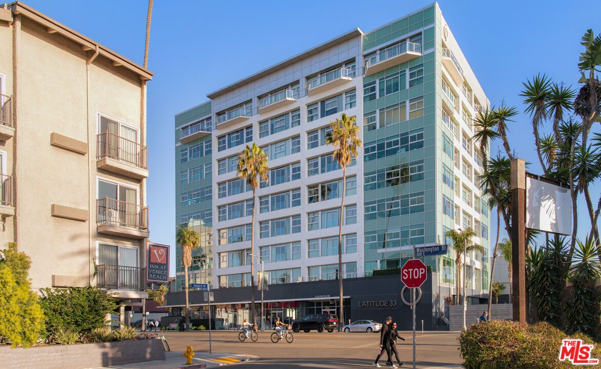 Exterior, Facade, Condo Building