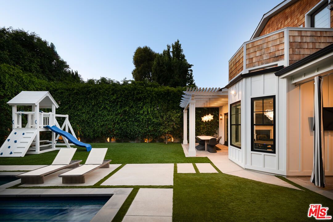 Backyard, Exterior, Playground