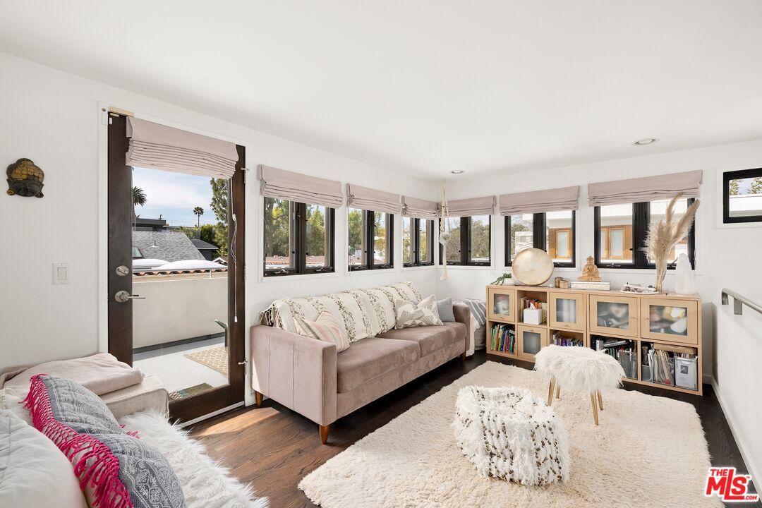Interior, Living room, Water, Wood Texture Flooring