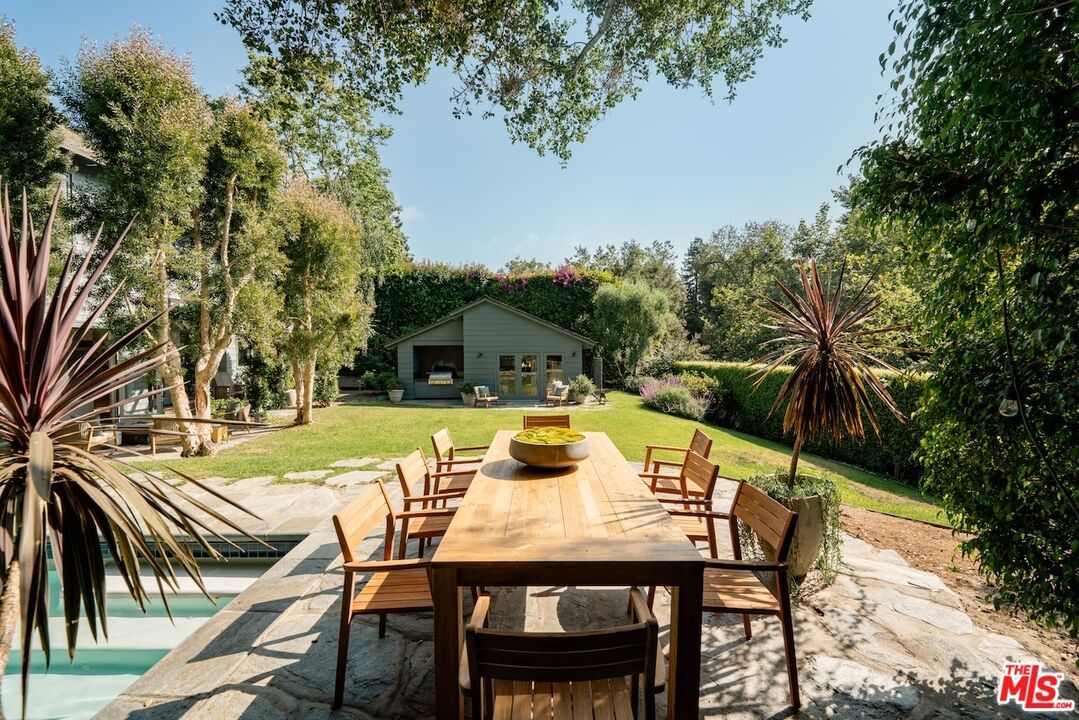 Backyard, Detached Garage, Exterior