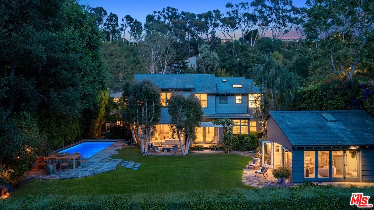 Backyard, Exterior, Pool