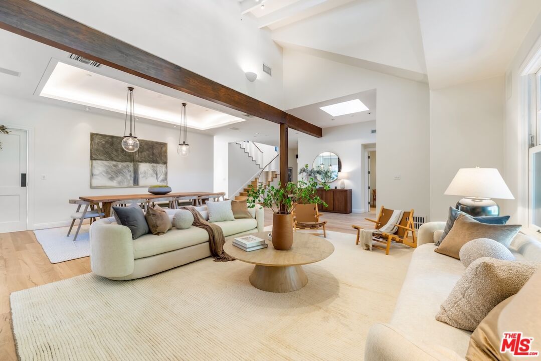 Dining room, Interior, Living room, Pendant Lights, Recessed Lighting, Wood Texture Flooring