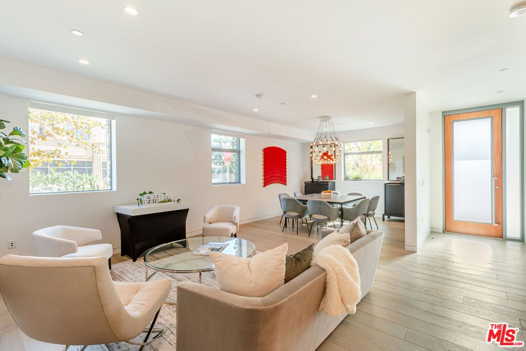 Chandelier, Dining room, Interior, Living room, Pendant Lights, Recessed Lighting, Wood Texture Flooring