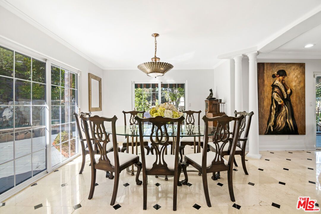 Dining room, Interior, Pendant Lights, Recessed Lighting