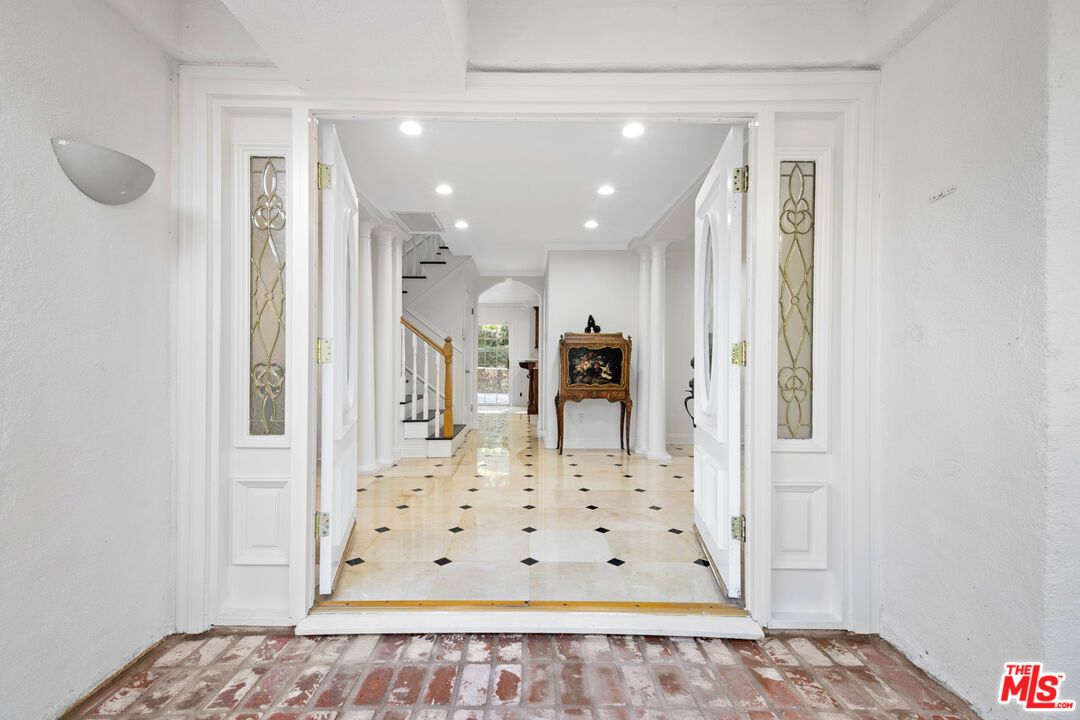 Interior, Recessed Lighting