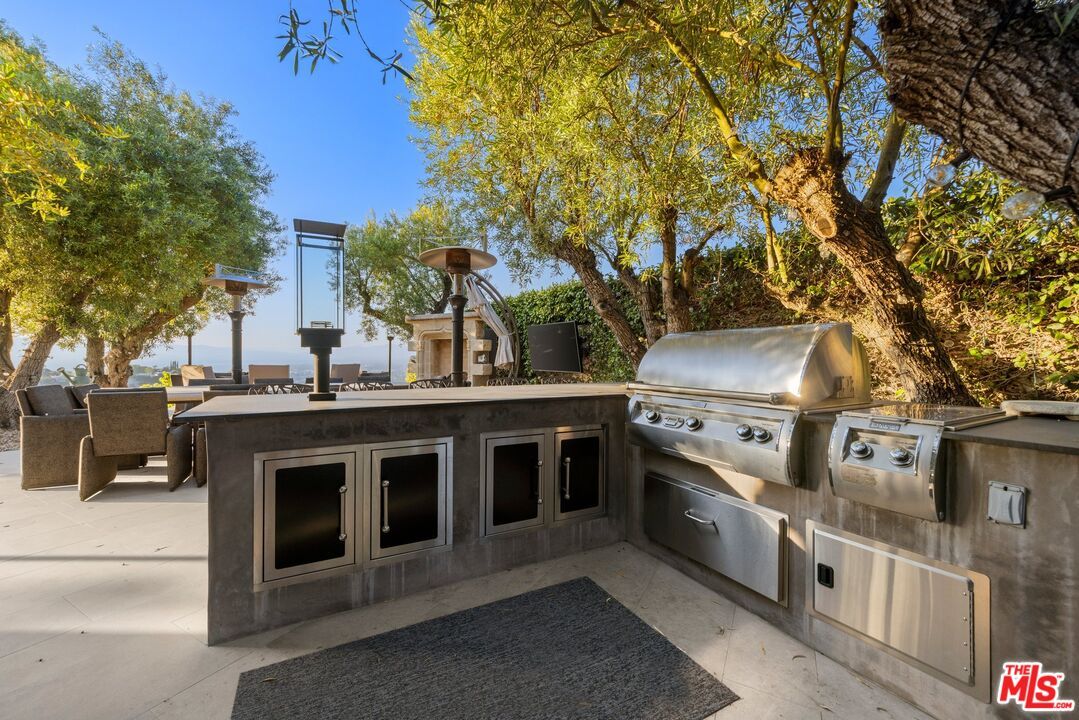 Exterior, Fireplace