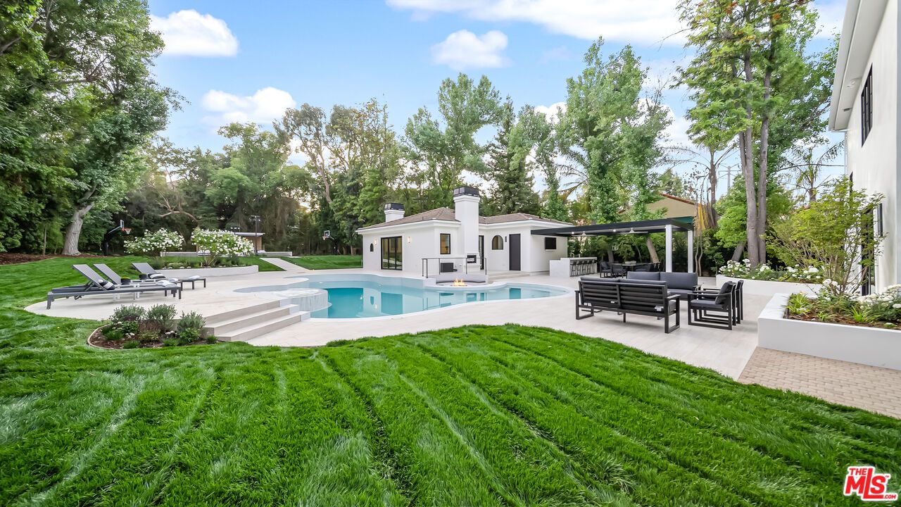 Backyard, Exterior, Pool