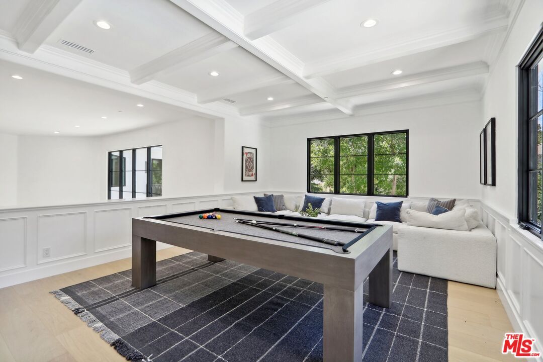 Billiard Table, Game Room, Interior, Living room, Recessed Lighting, Wood Texture Flooring