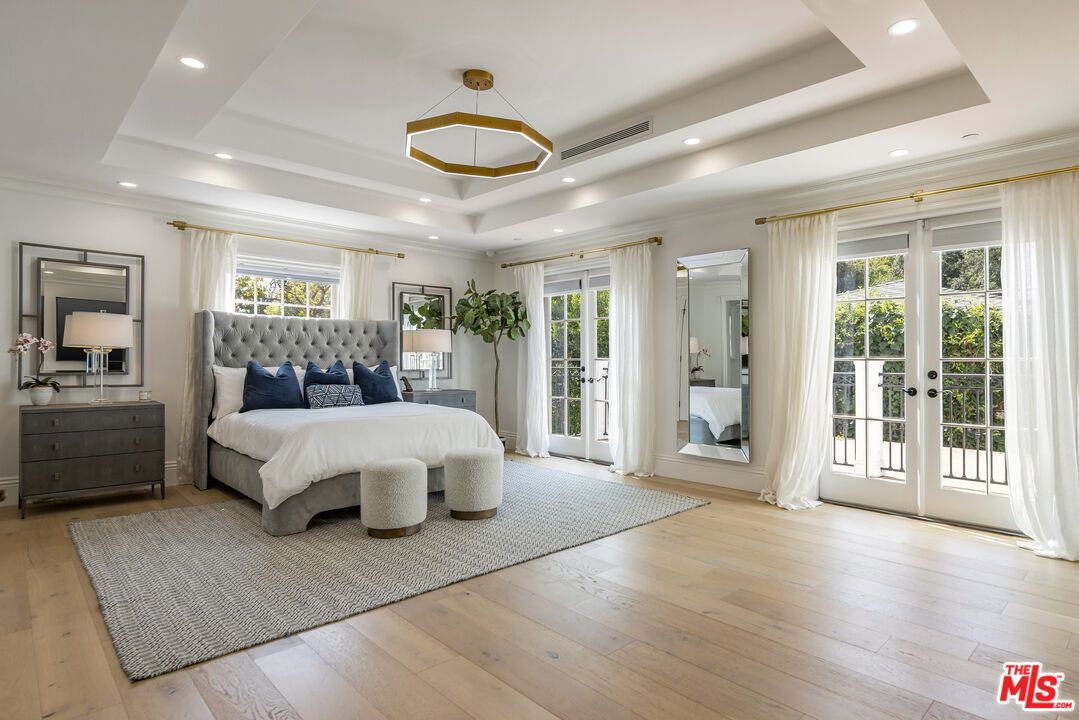 Bedroom, Interior, Pendant Lights, Recessed Lighting, Wood Texture Flooring