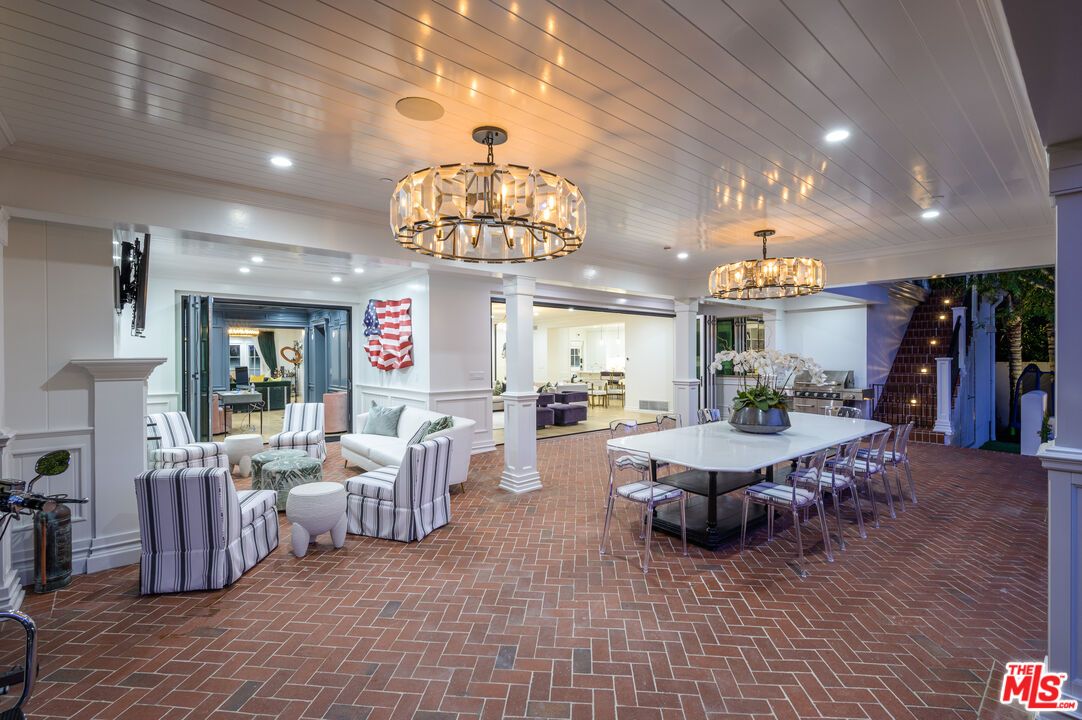 Chandelier, Dining room, Fireplace, Interior, Living room, Recessed Lighting