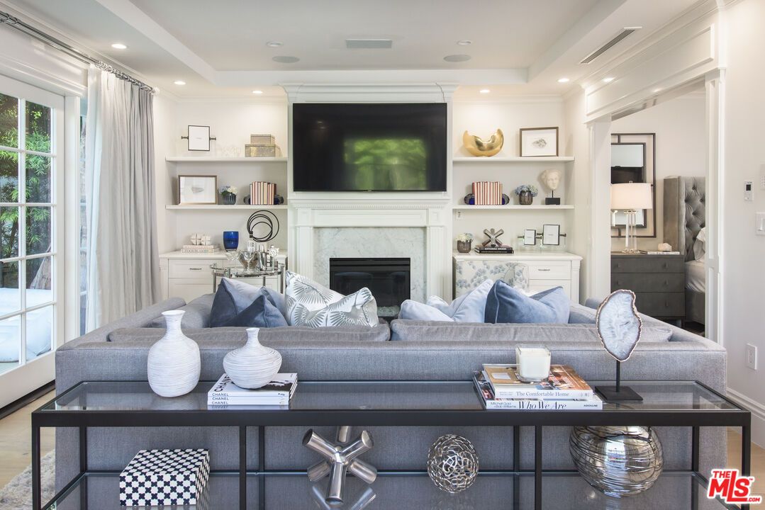 Fireplace, Interior, Living room, Recessed Lighting