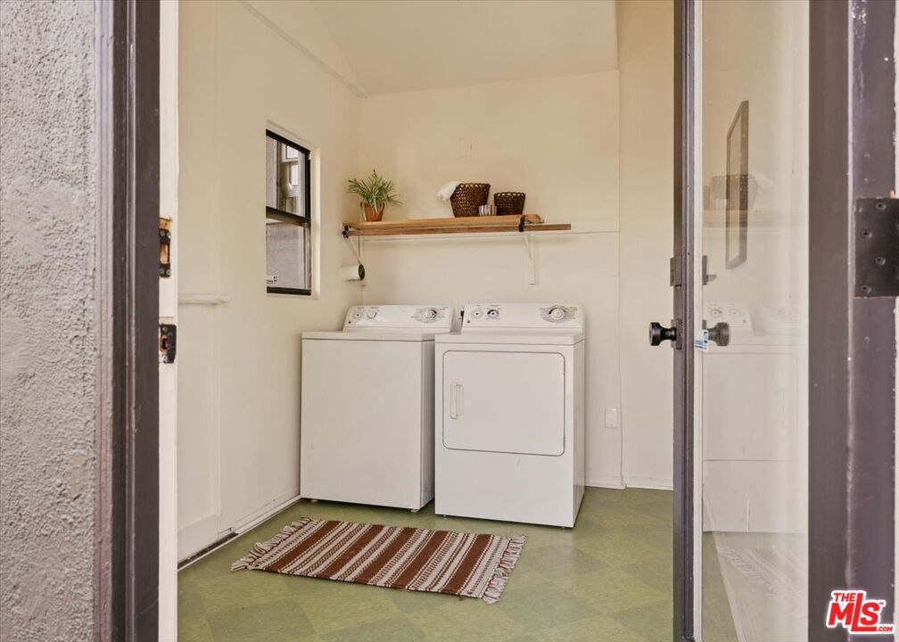 Interior, Washer