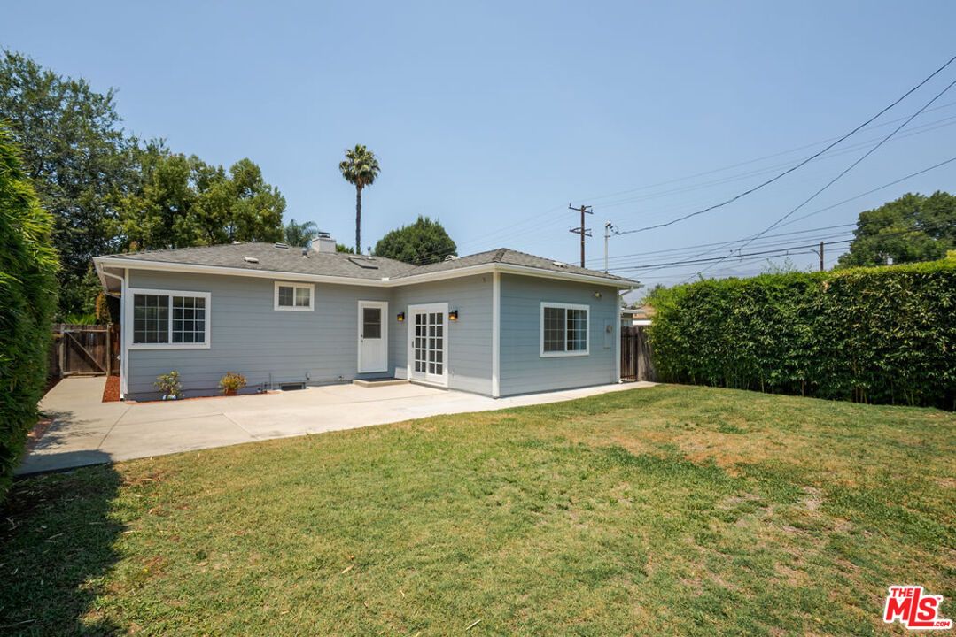 Backyard, Exterior