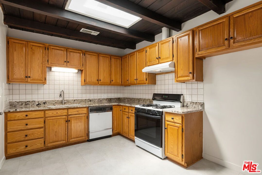 Interior, Kitchen, Wooden Beams, Wooden Ceilings