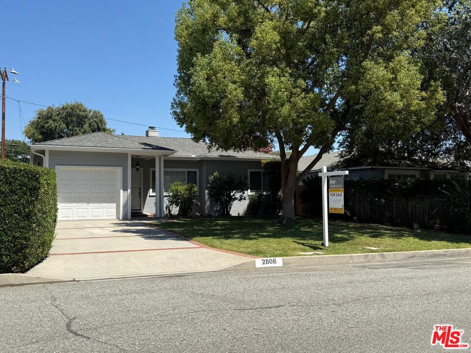 Attached, Exterior, Facade, Ranch