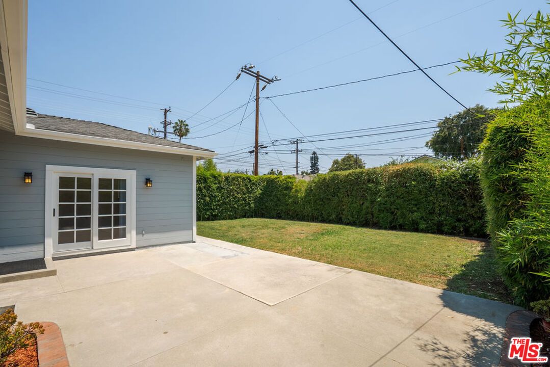 Backyard, Exterior