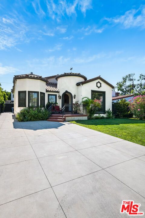 Backyard, Exterior, Facade, Spanish Mediterranean