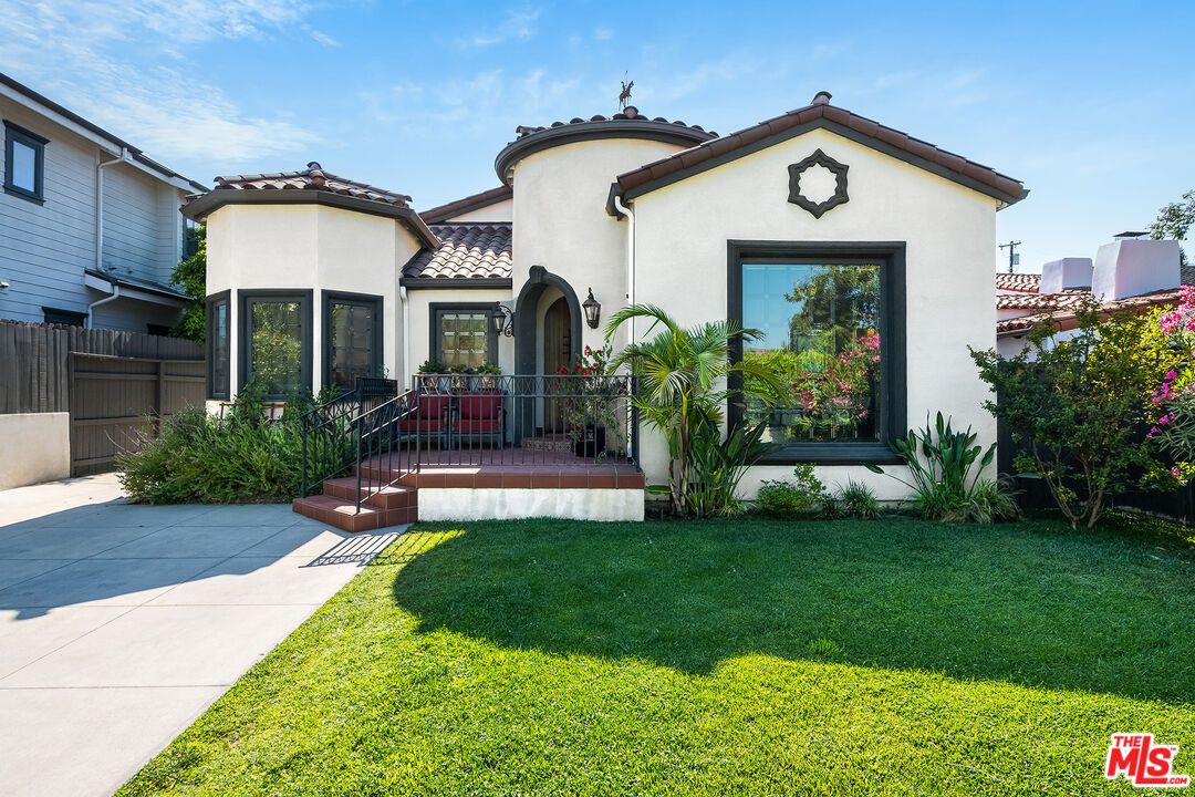 Backyard, Exterior, Facade, Spanish Mediterranean