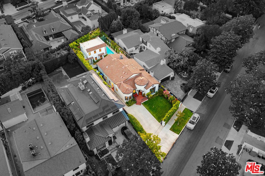 Exterior, Drone