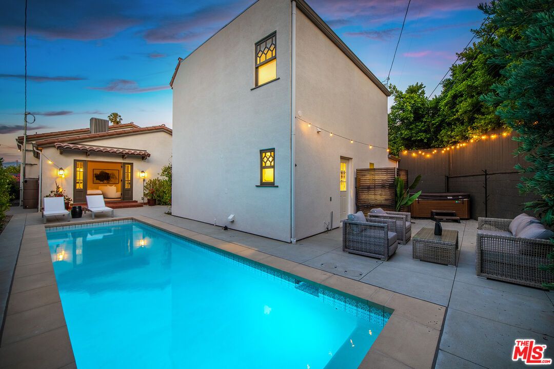 Exterior, Pool