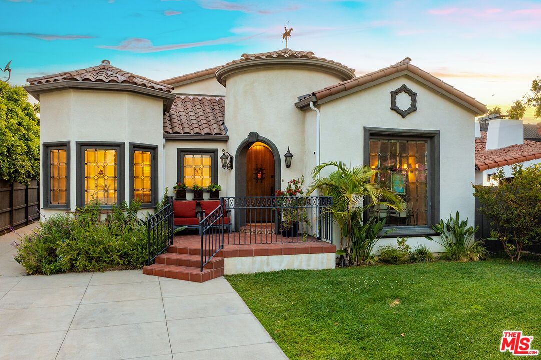 Backyard, Exterior, Facade, Spanish Mediterranean