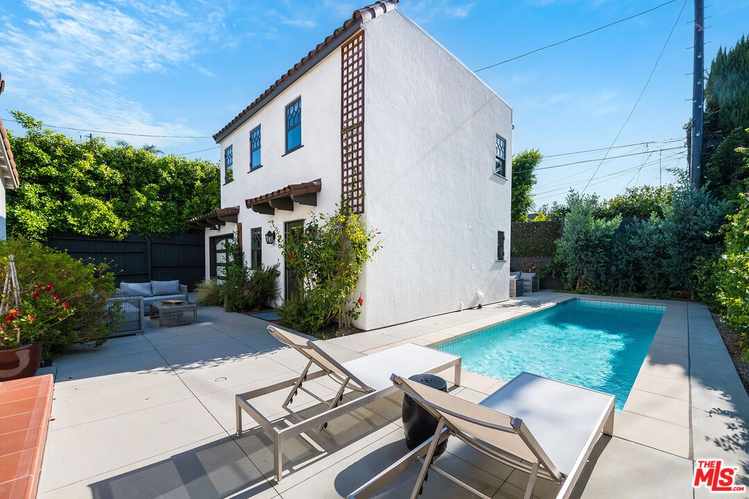 Exterior, Pool