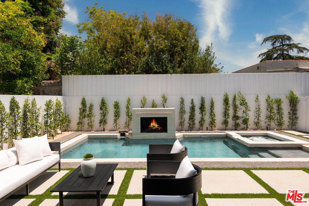 Exterior, Fireplace, Pool