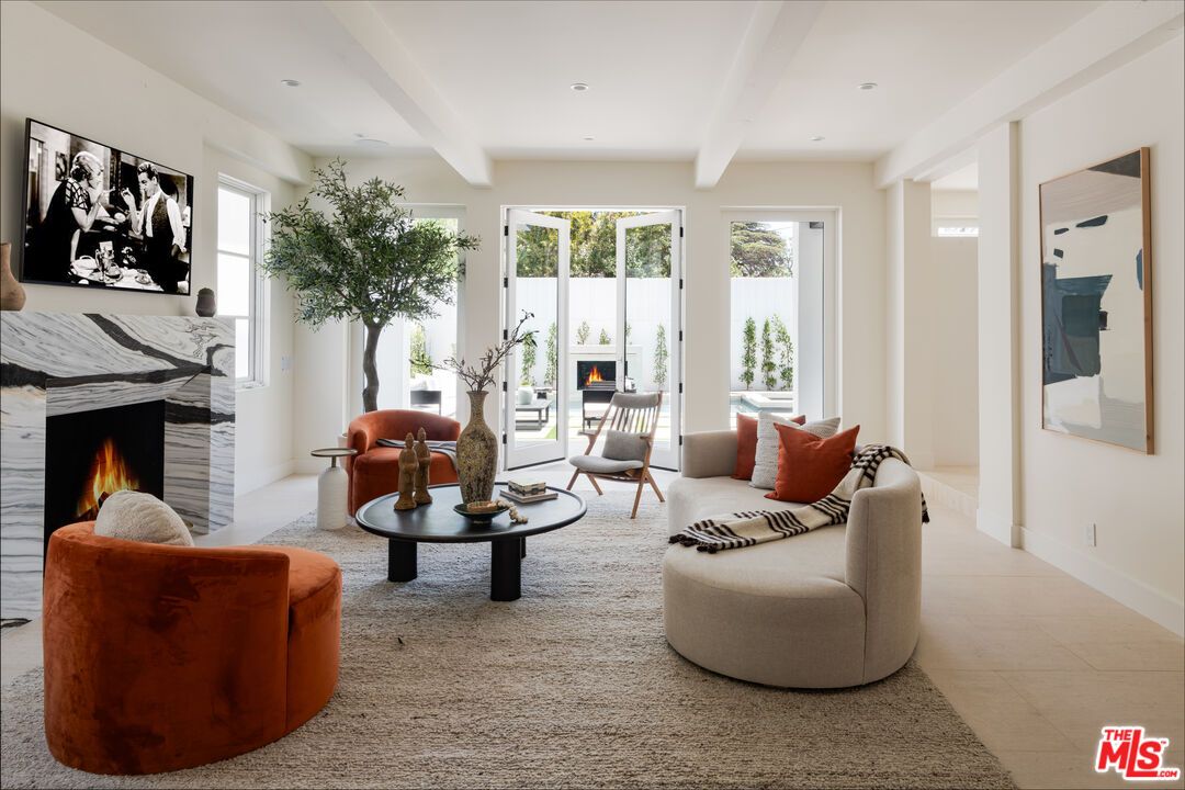 Fireplace, Interior, Living room, Recessed Lighting