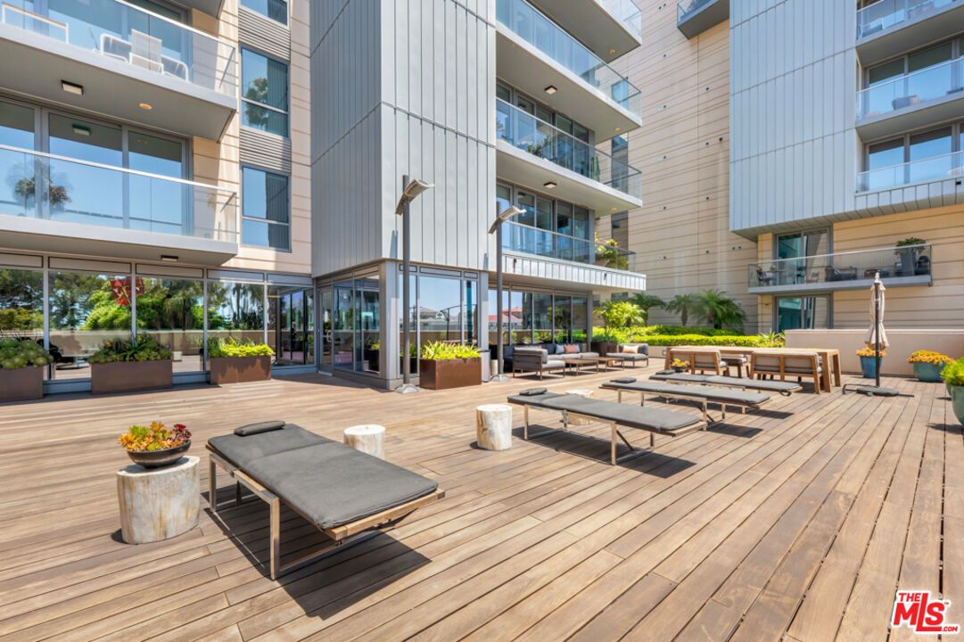 Exterior, Wood Texture Flooring