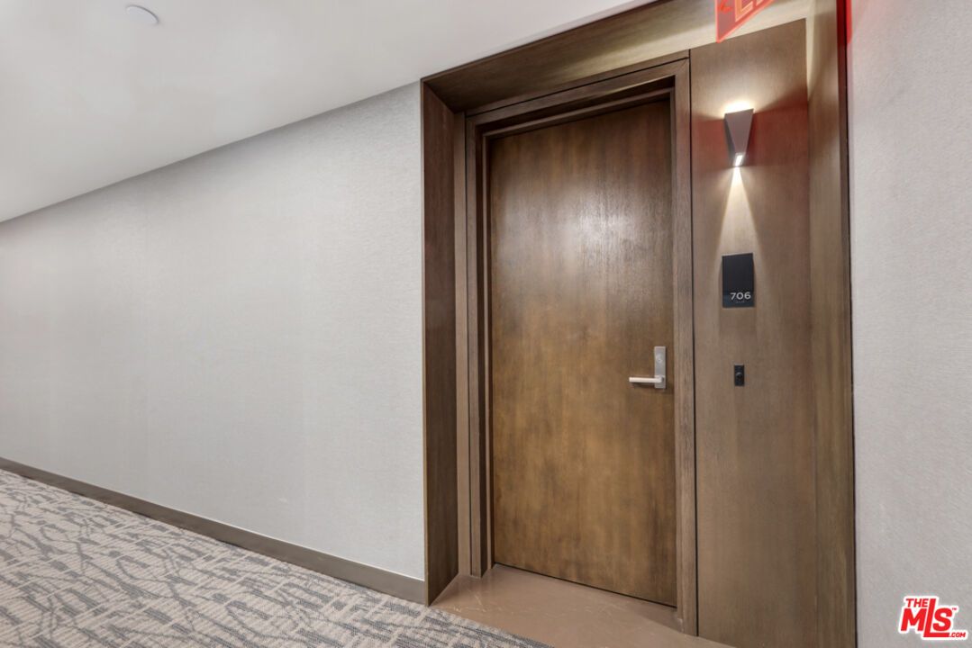Elevator, Interior
