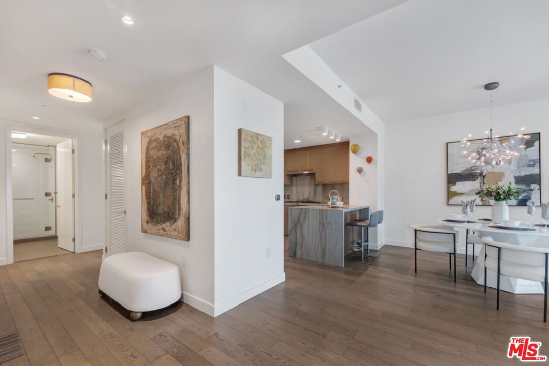 Dining room, Interior, Kitchen, Pendant Lights, Recessed Lighting, Wood Texture Flooring
