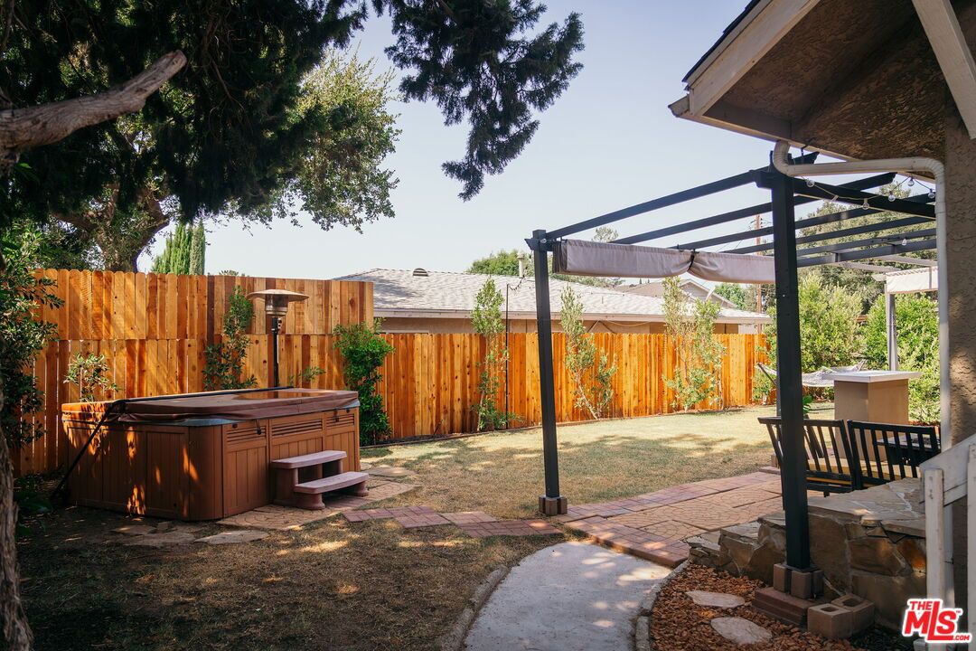 Backyard, Exterior, Hot Tub