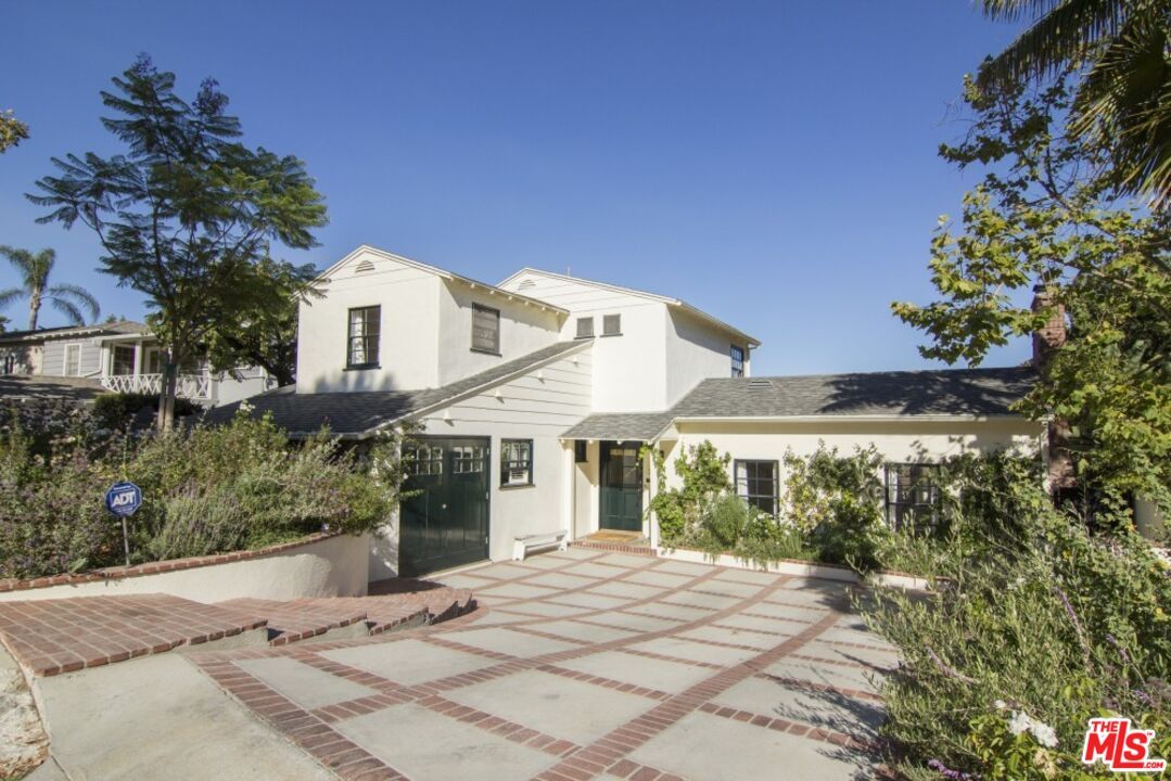 Backyard, Exterior, Facade, Farmhouse