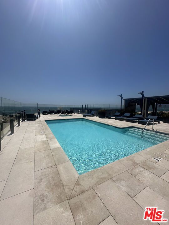 Exterior, Pool, Water