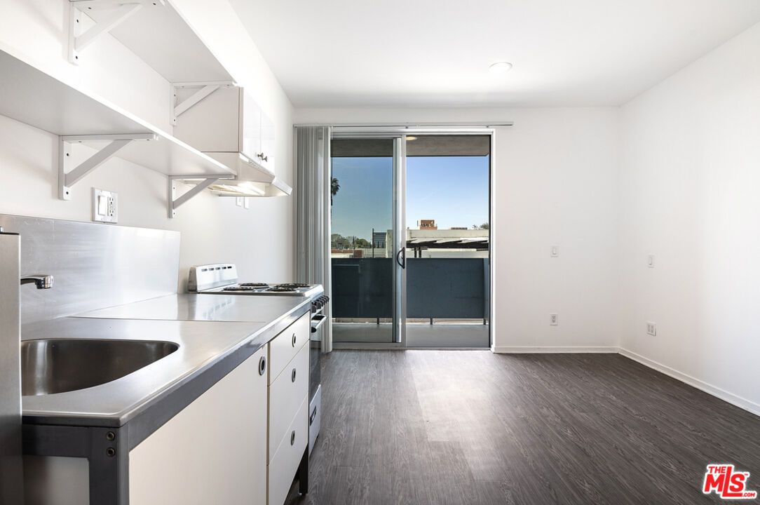 Interior, Kitchen, Water, Wood Texture Flooring